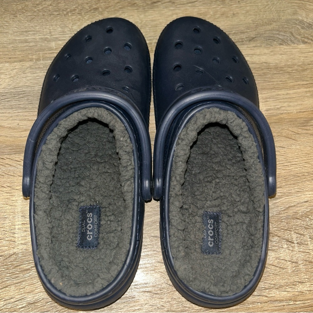 Classic Crocs Navy Blue Faux Fur Gray Lining Clog Women's Size 9 men 7 - Picture 4 of 5